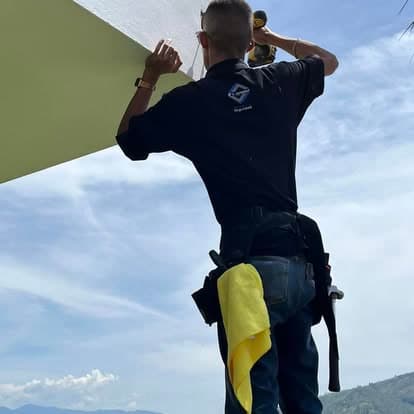 Instalación de cámara en fachada